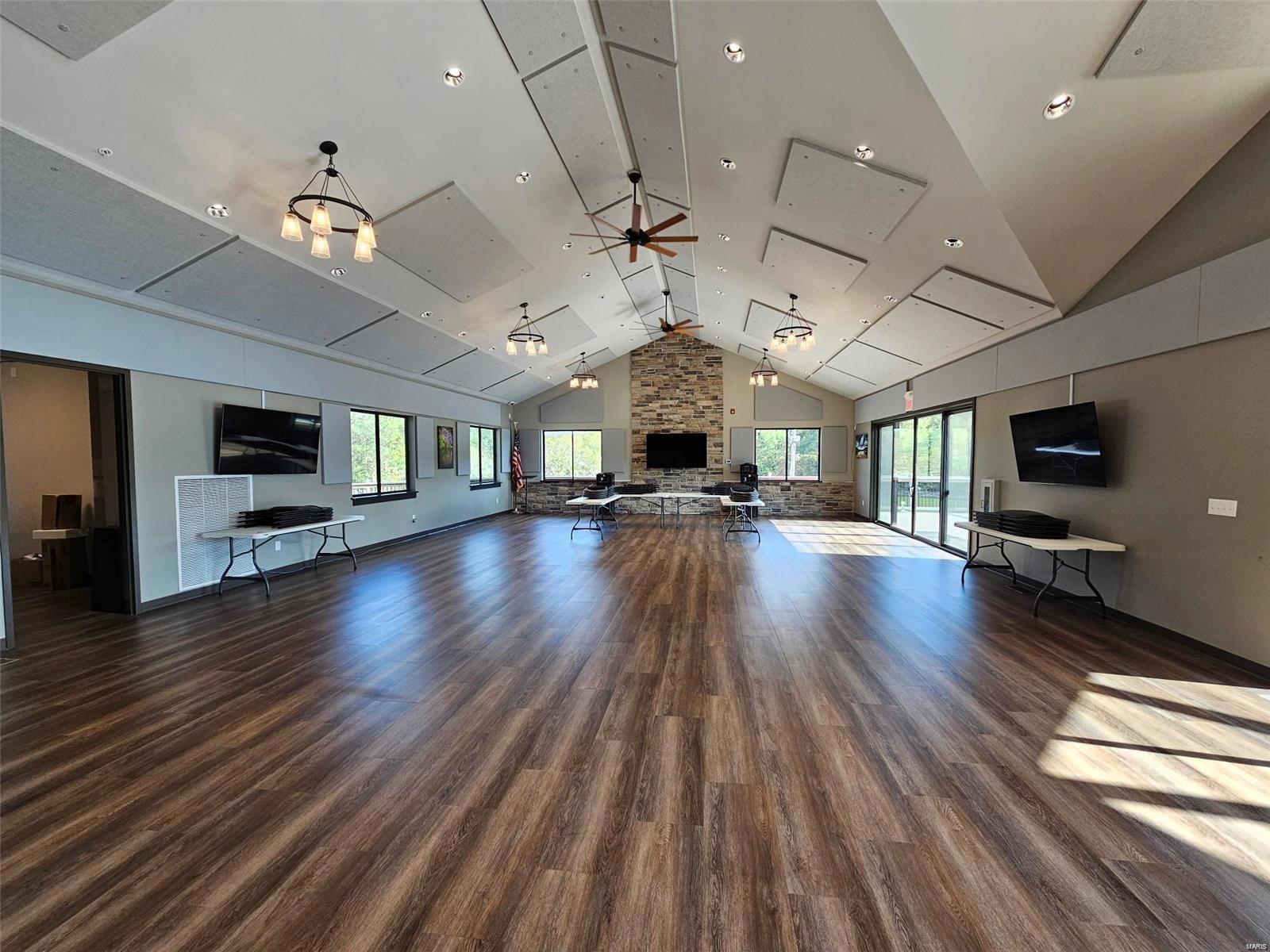 1495 S Lake Sherwood Drive