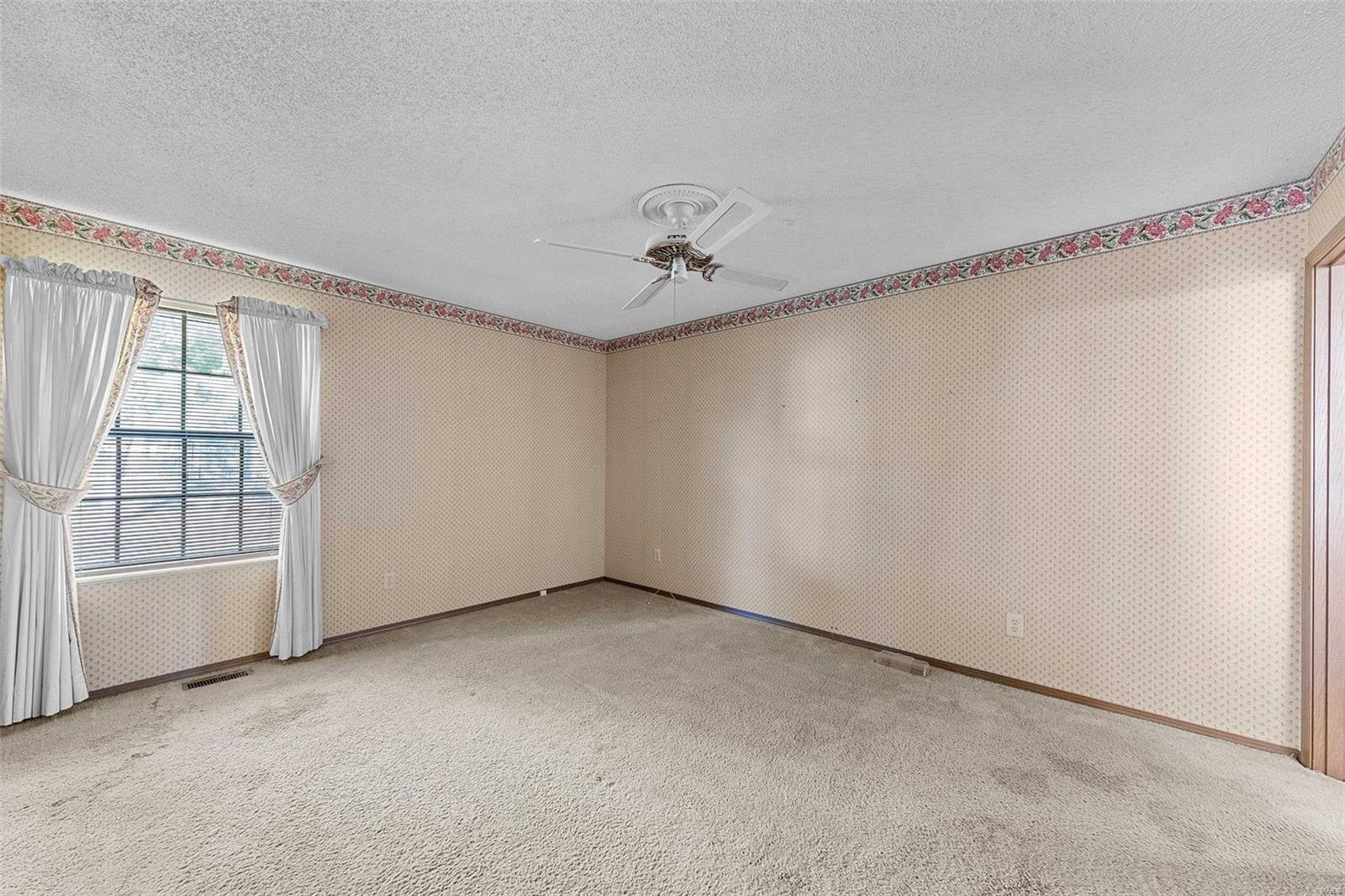 4 Crescent Hills Drive