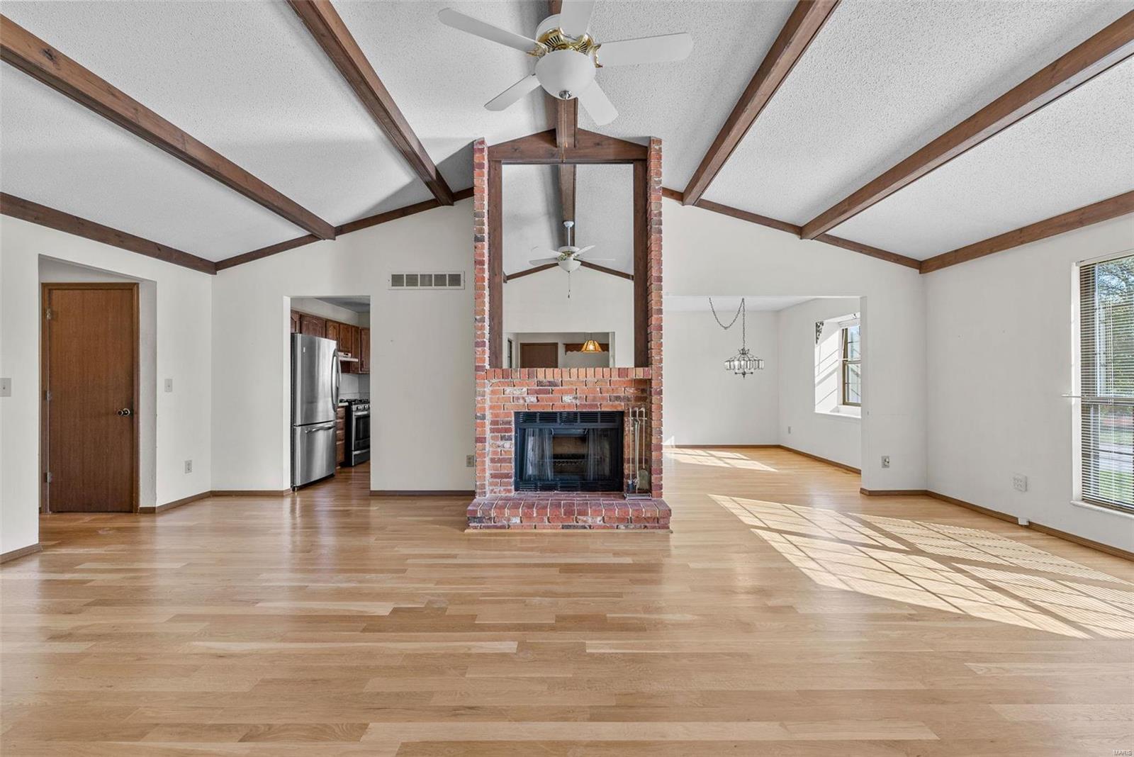 4 Crescent Hills Drive