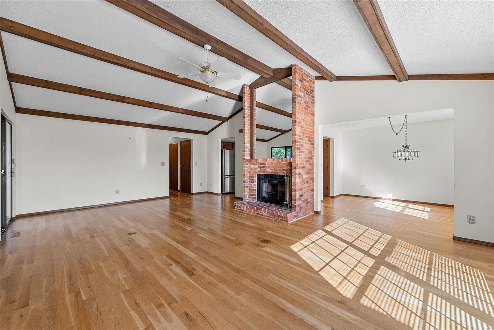 4 Crescent Hills Drive