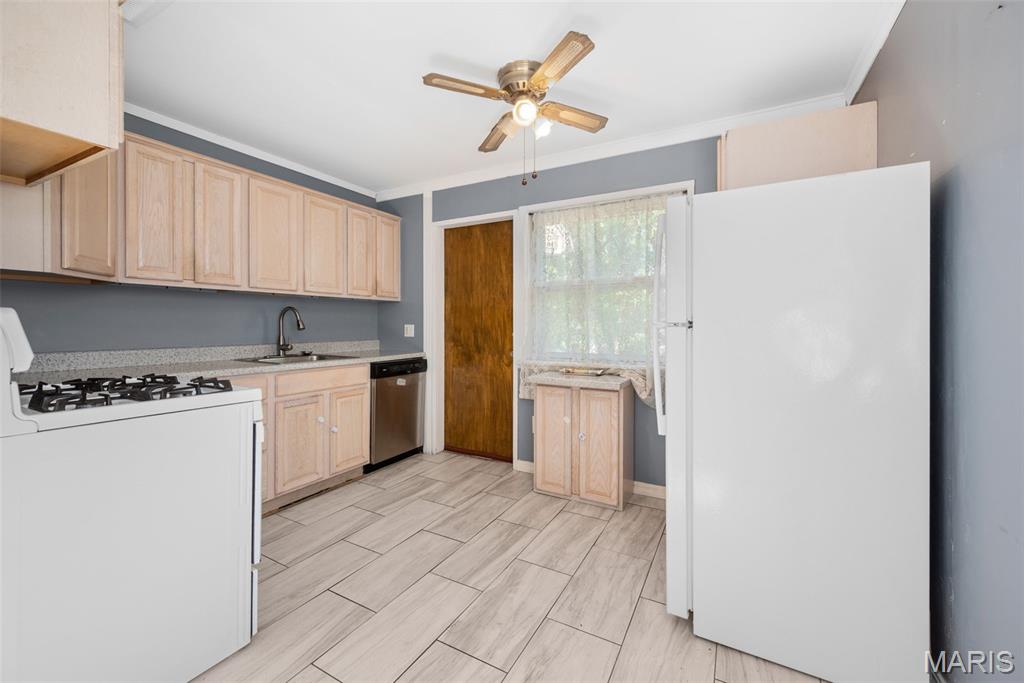 6541 Southwest Avenue