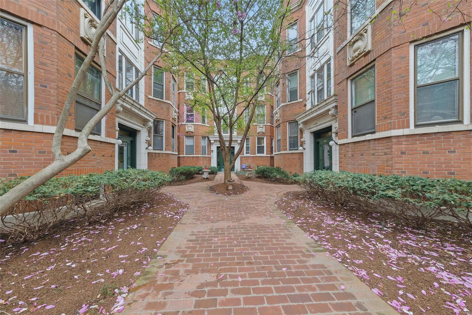 382 N Taylor Avenue Unit: 3W