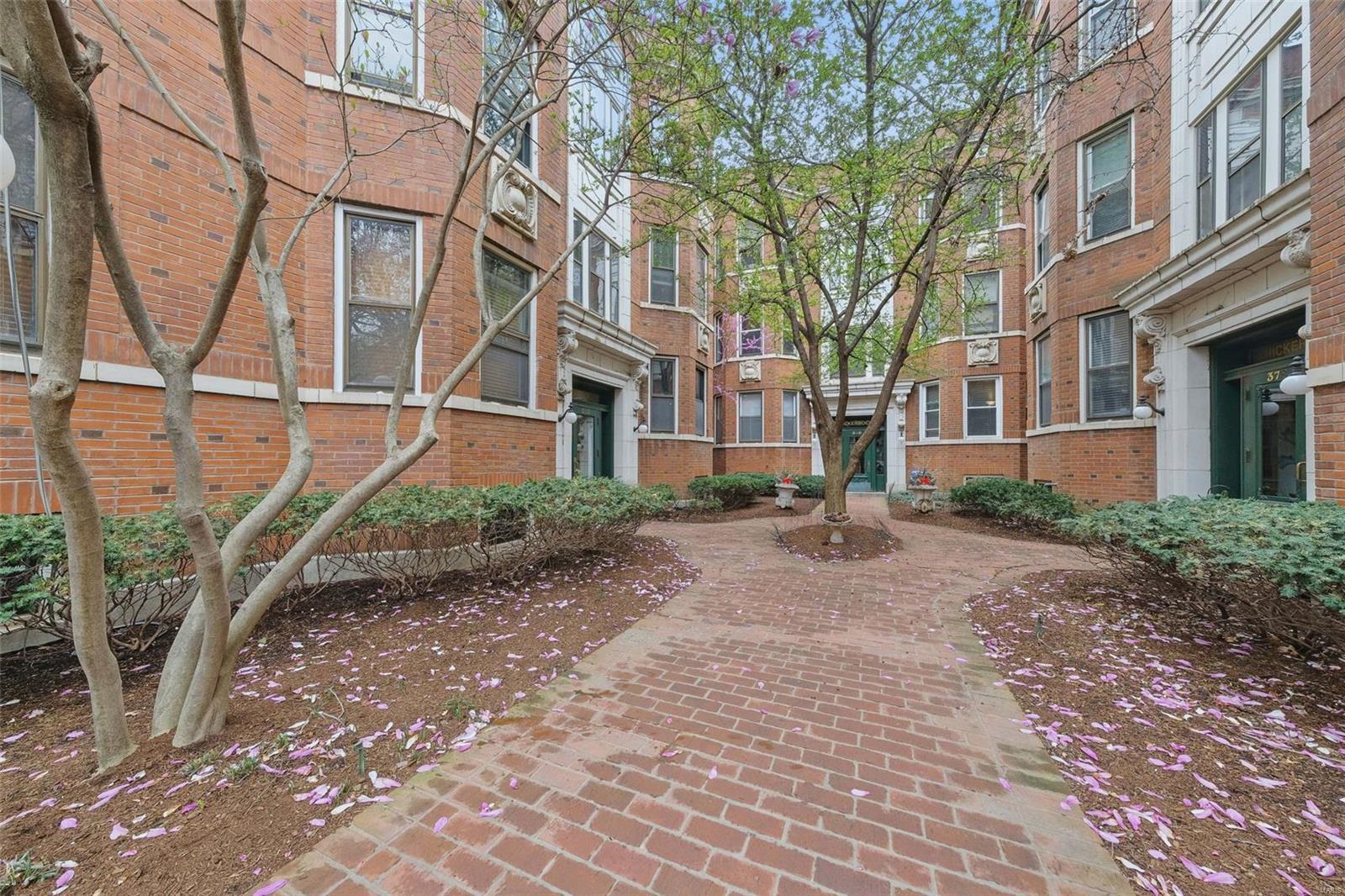 382 N Taylor Avenue Unit: 3W