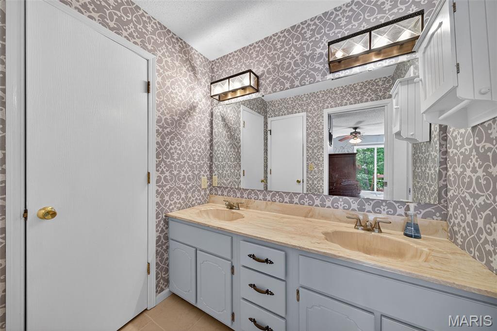 42 Constellation Hill