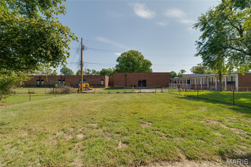 12036 Mendoza Avenue