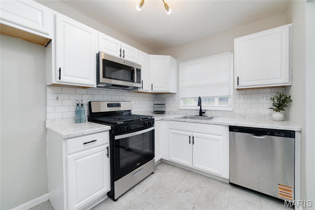 12036 Mendoza Avenue