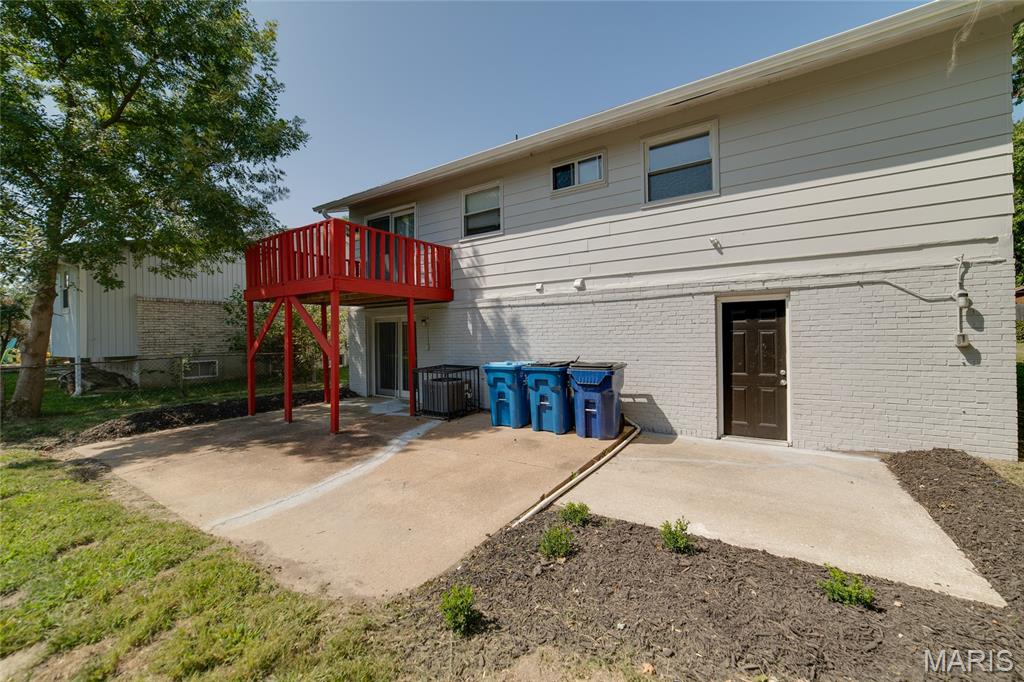 12036 Mendoza Avenue