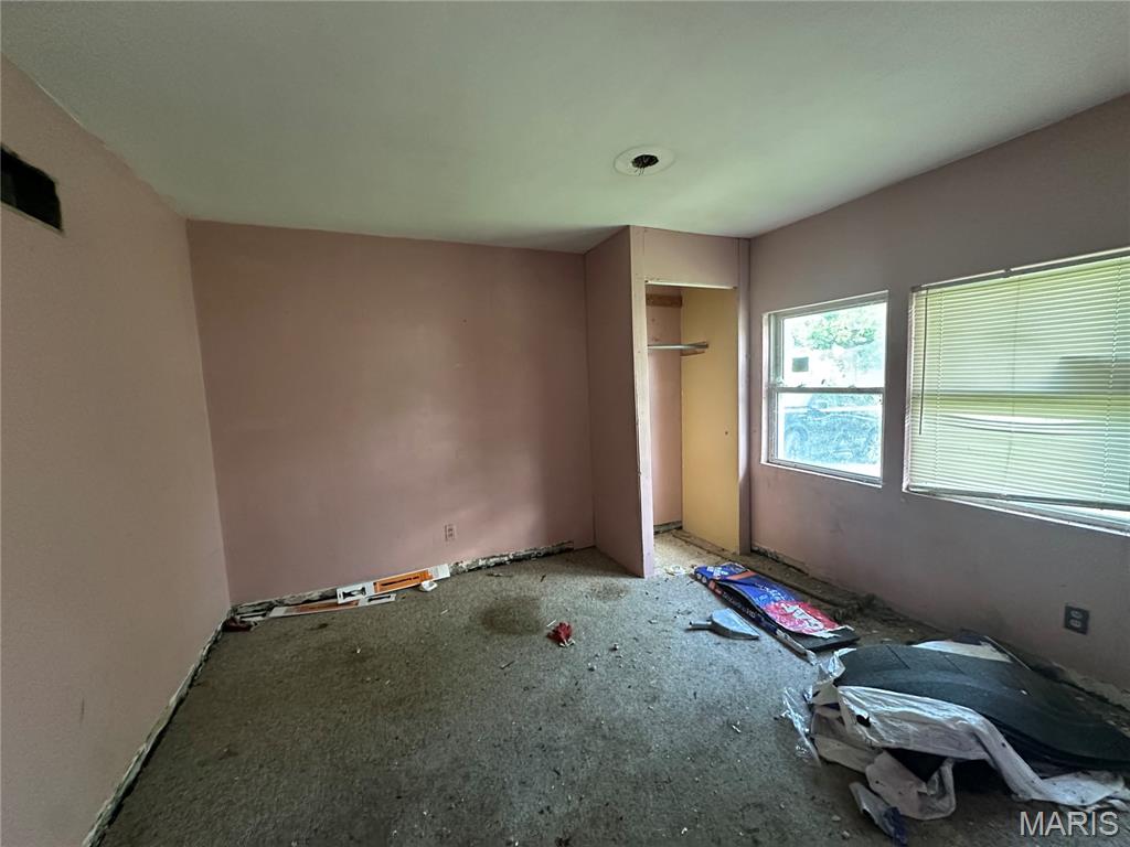 9833 Dennis Drive