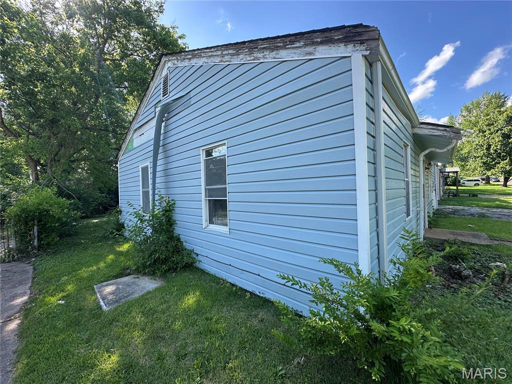 9833 Dennis Drive