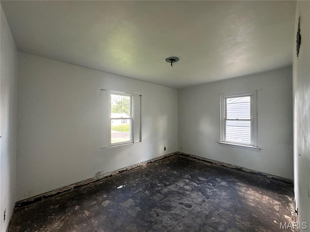 9833 Dennis Drive