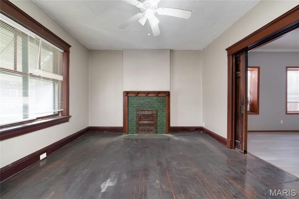 4210 E Carter Avenue