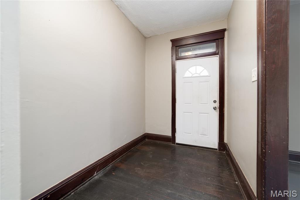 4210 E Carter Avenue