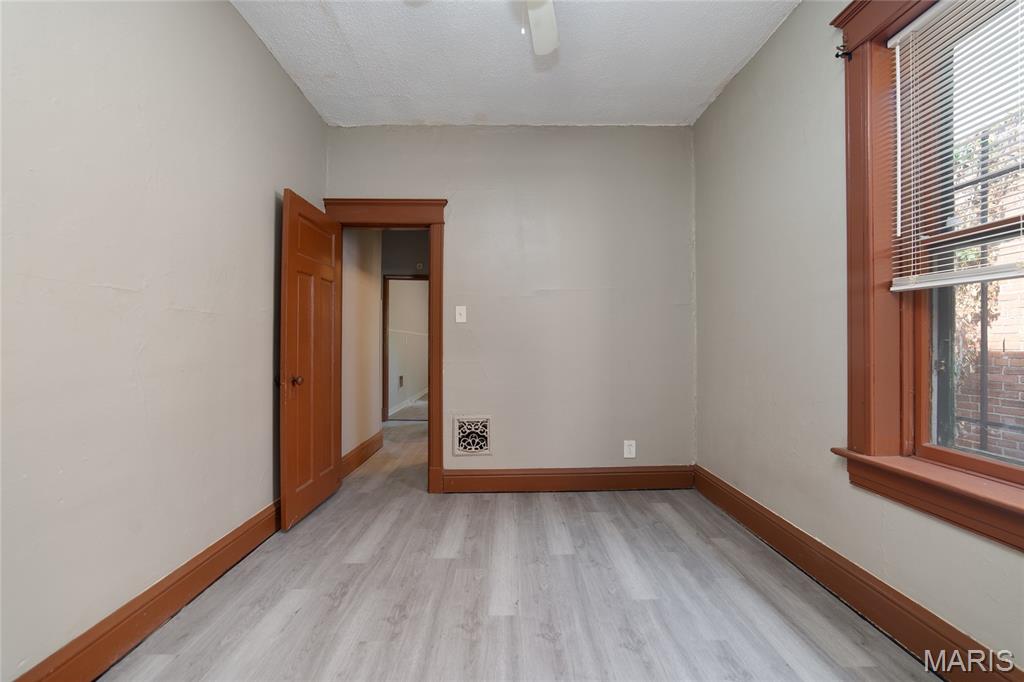 4210 E Carter Avenue