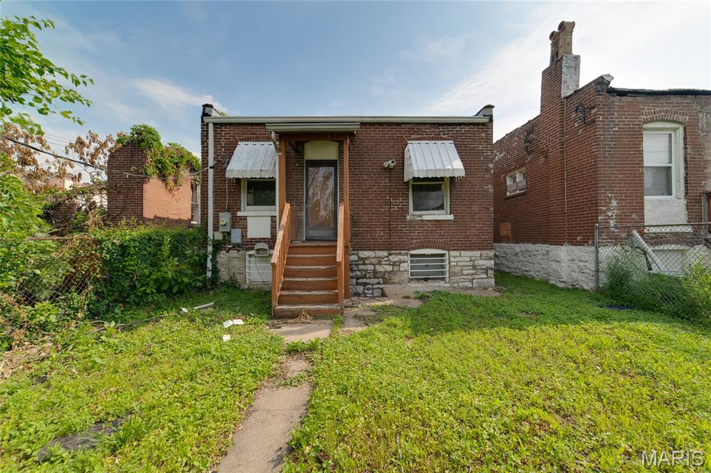 4210 E Carter Avenue