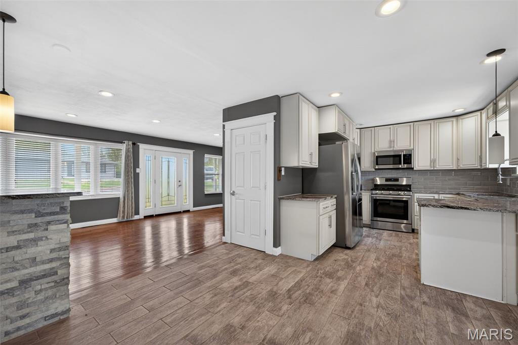 212 W Thornton Avenue