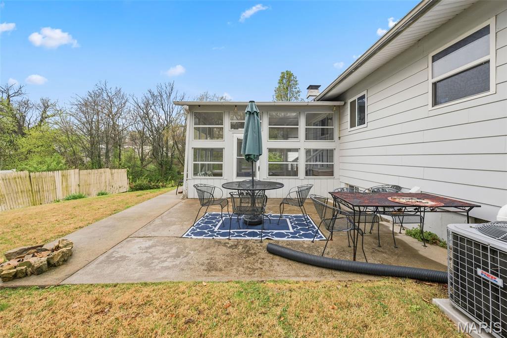 212 W Thornton Avenue