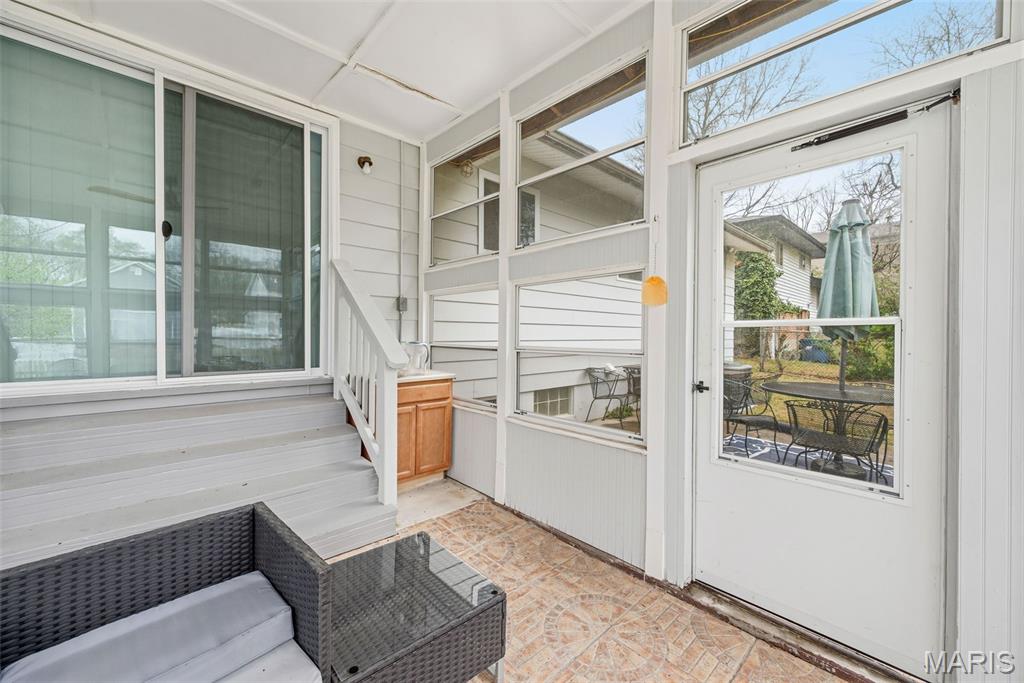 212 W Thornton Avenue