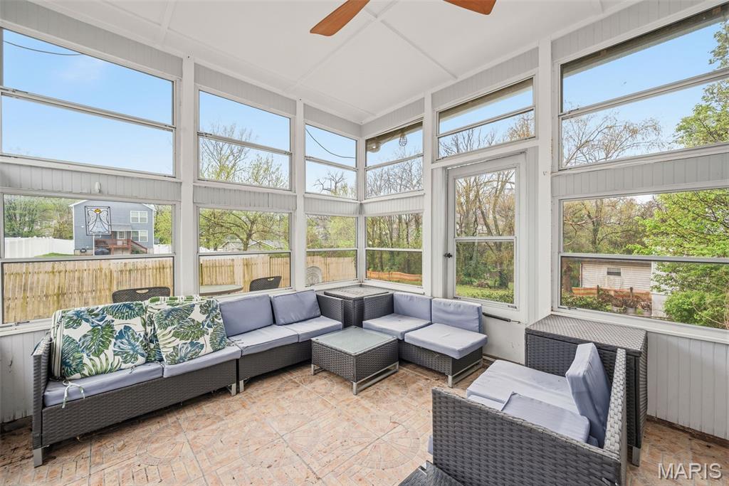 212 W Thornton Avenue