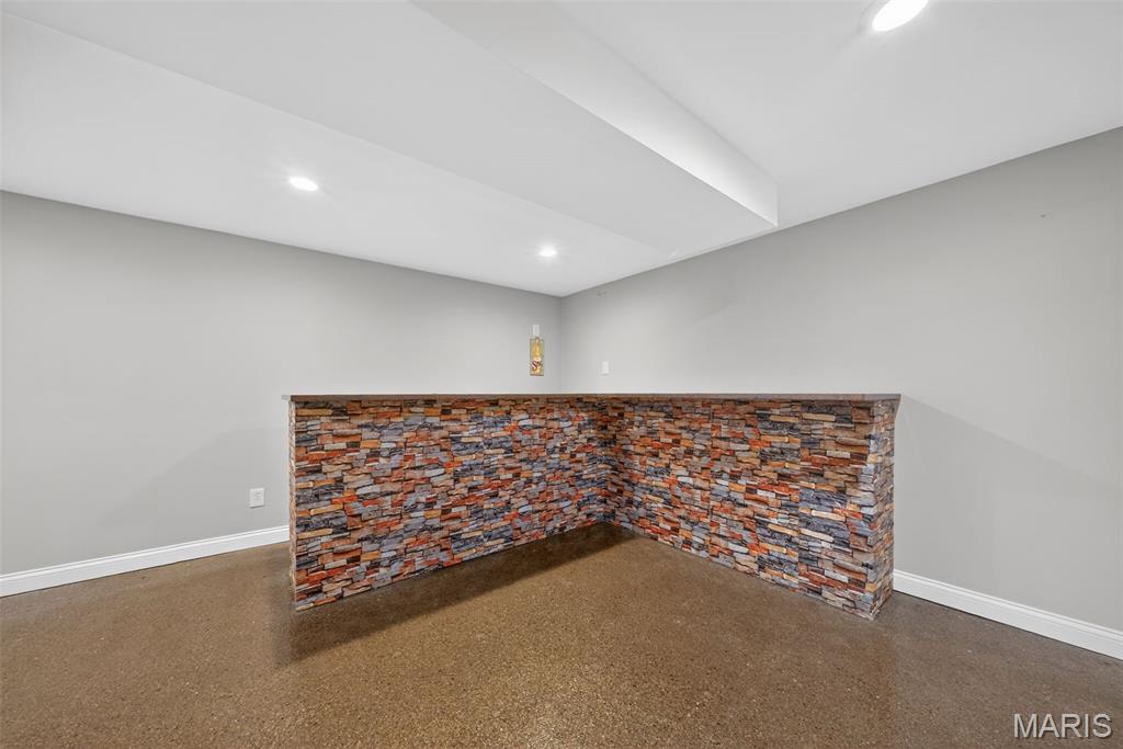 212 W Thornton Avenue