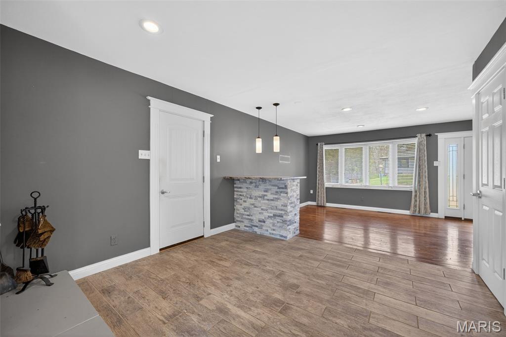 212 W Thornton Avenue