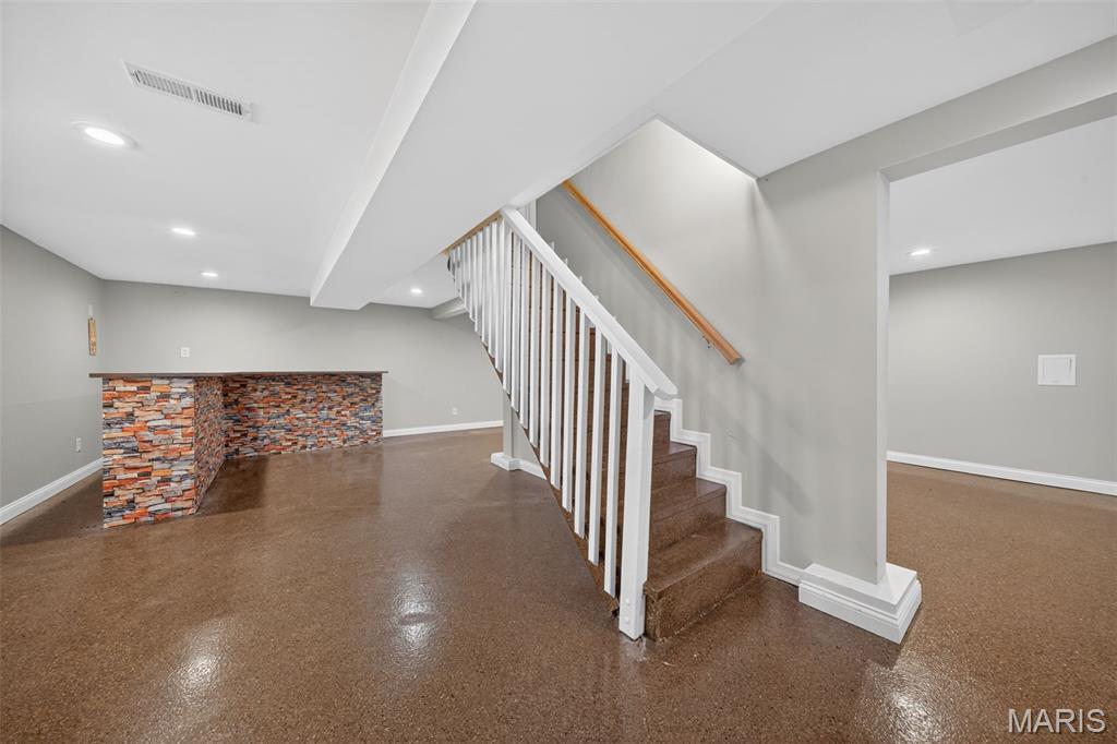 212 W Thornton Avenue