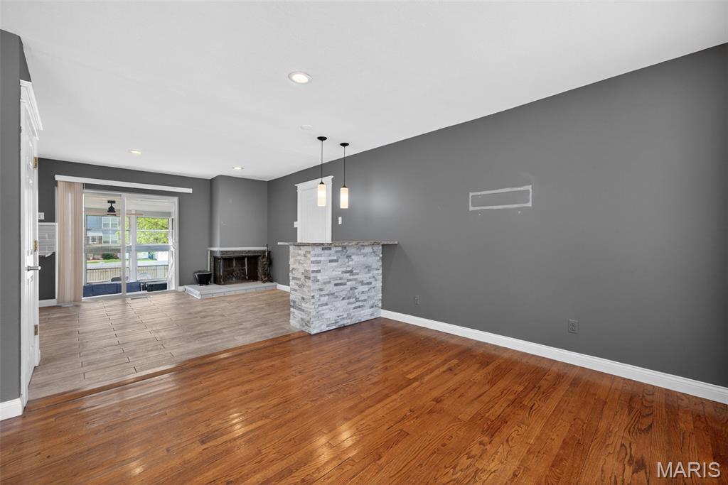 212 W Thornton Avenue