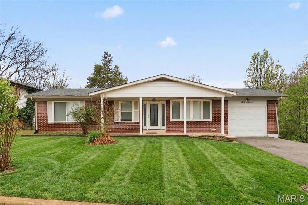 212 W Thornton Avenue