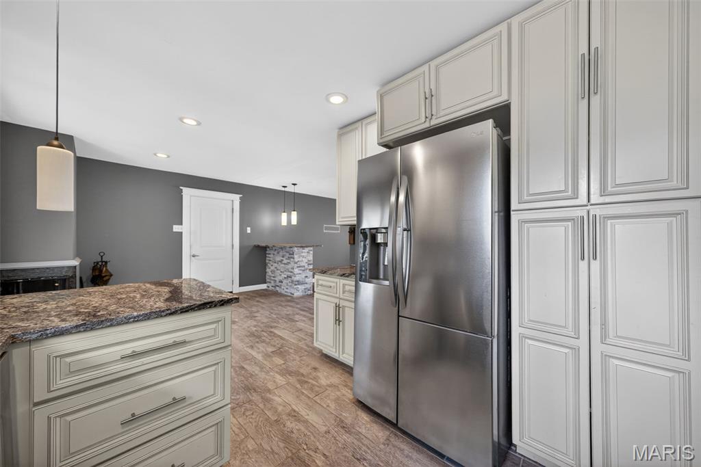 212 W Thornton Avenue