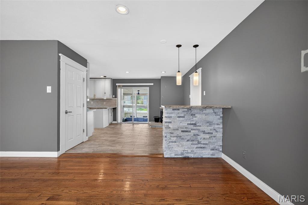 212 W Thornton Avenue