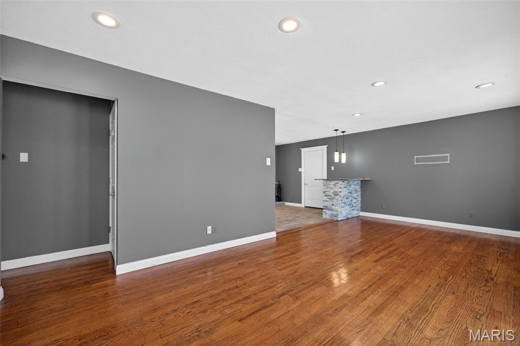 212 W Thornton Avenue