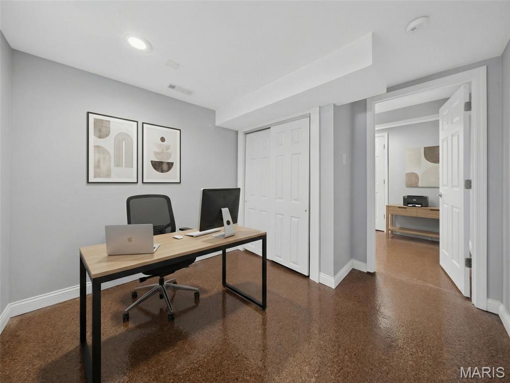 212 W Thornton Avenue