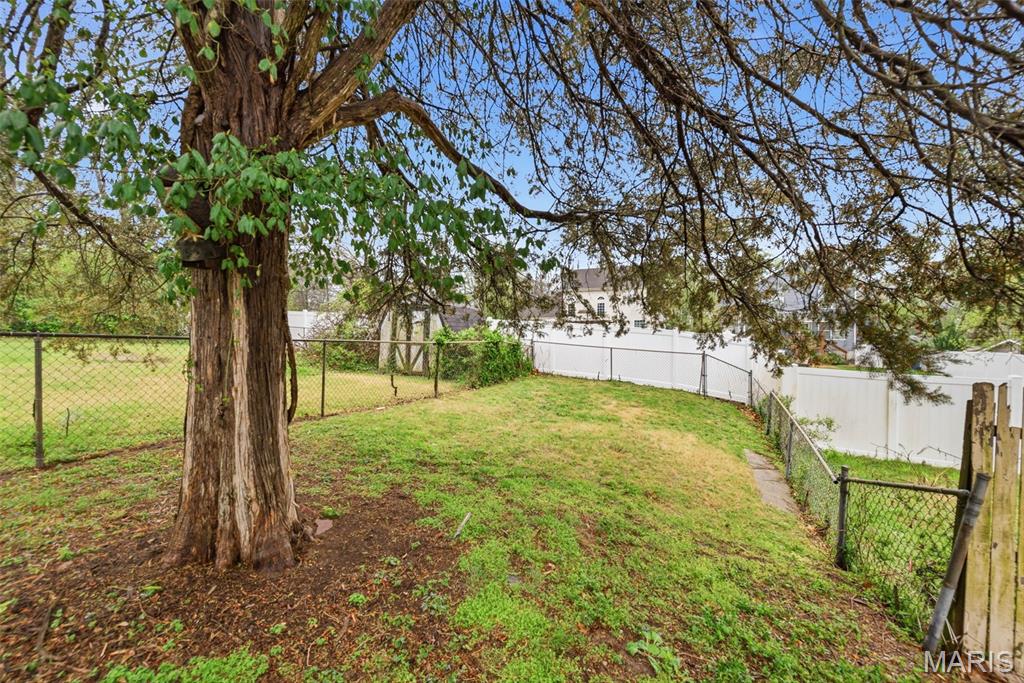 212 W Thornton Avenue