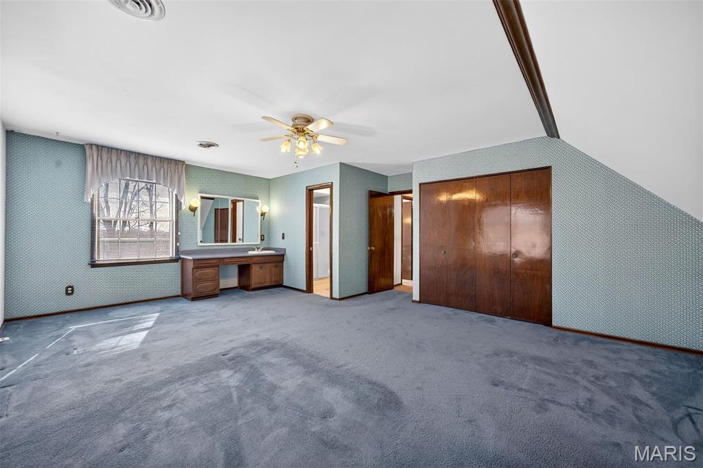 3300 Shrewsbury Lane