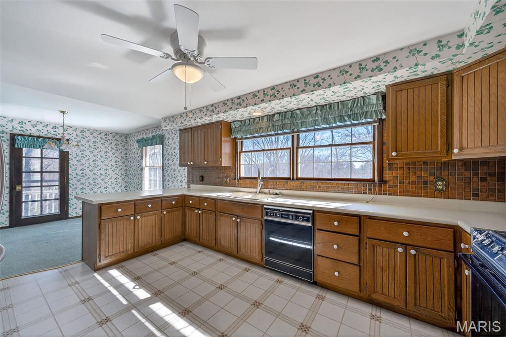 3300 Shrewsbury Lane