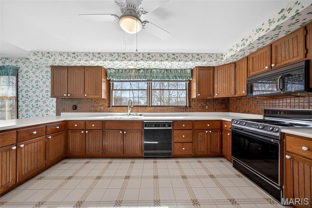 3300 Shrewsbury Lane