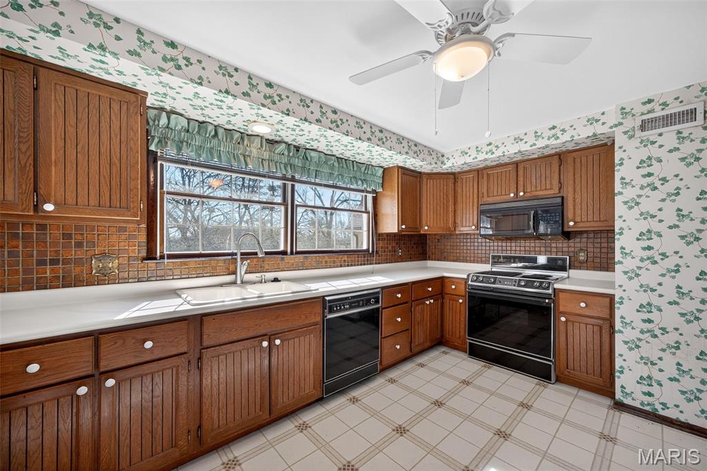 3300 Shrewsbury Lane