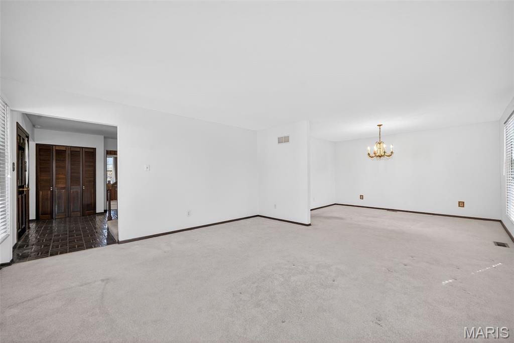 3300 Shrewsbury Lane