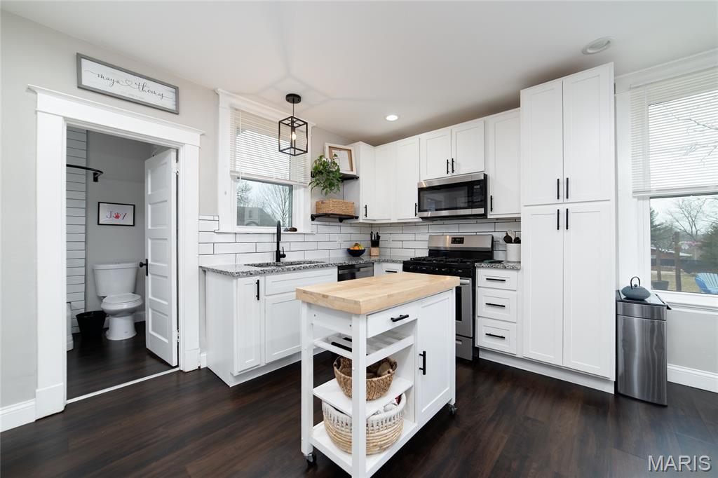 9527 W Milton Avenue