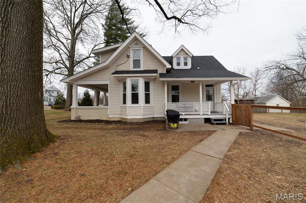 9527 W Milton Avenue