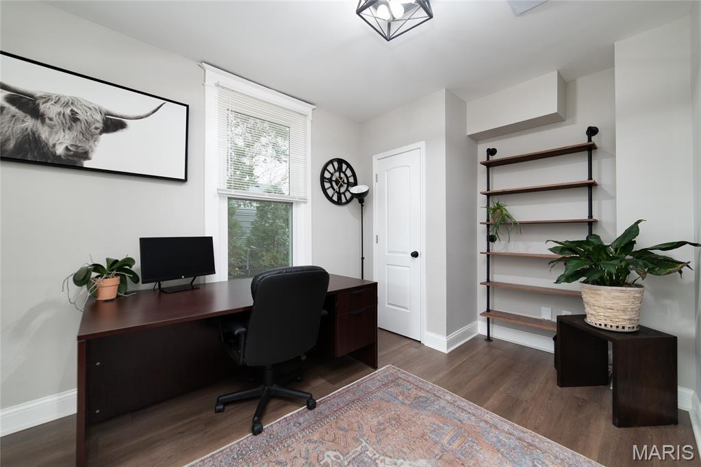 9527 W Milton Avenue