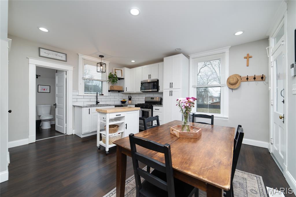 9527 W Milton Avenue