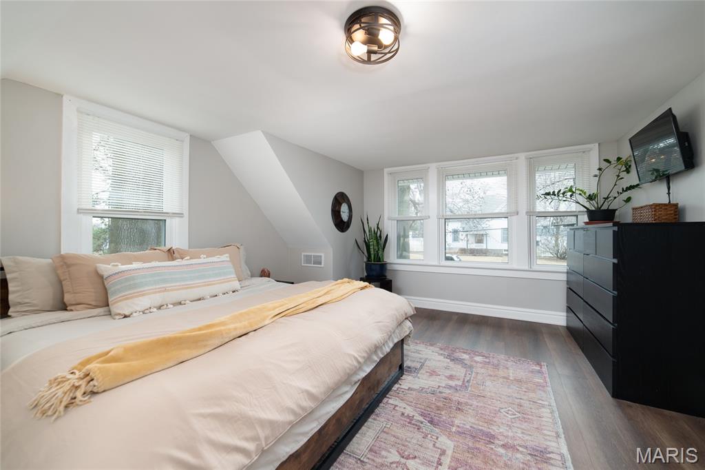 9527 W Milton Avenue