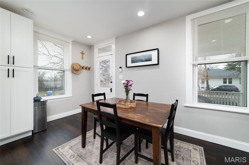 9527 W Milton Avenue