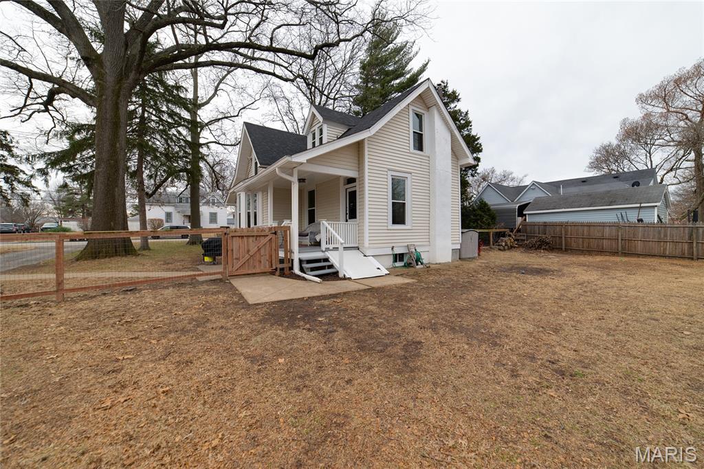 9527 W Milton Avenue