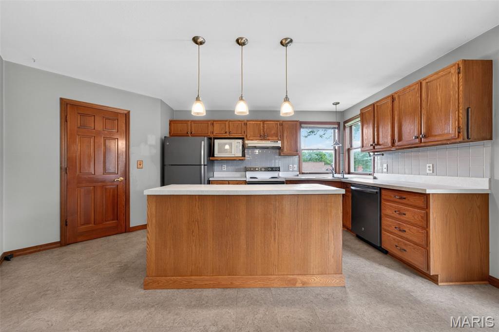 412 Pandora Court