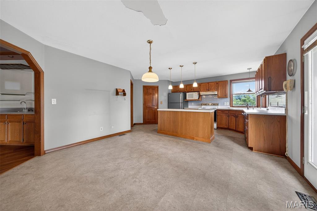 412 Pandora Court