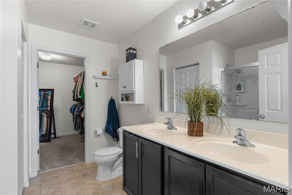 2542 Amber Willow Court