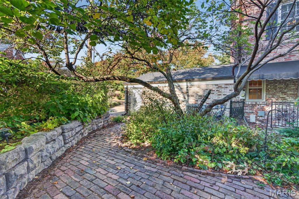 7284 Winchester Drive