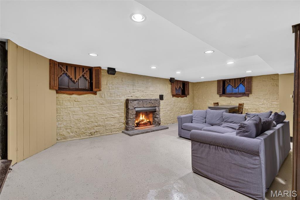 7284 Winchester Drive