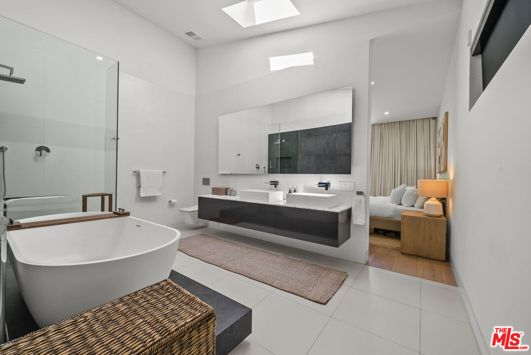 4255 Laurelgrove Ave